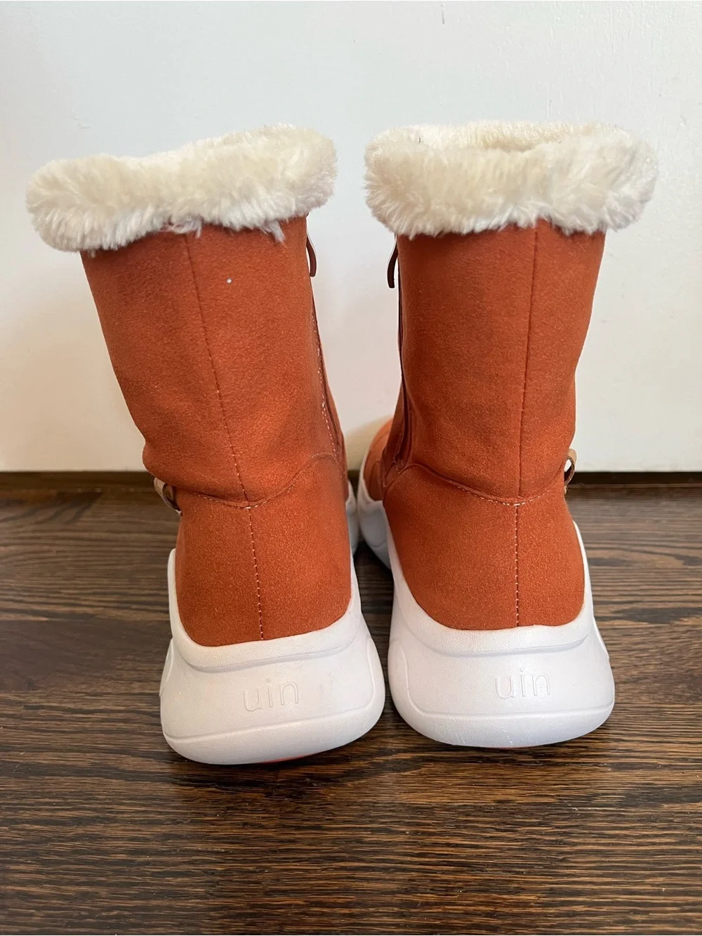 UIN Women's Orange Suede Faux-Fur Winter Zip Boots size 7.5